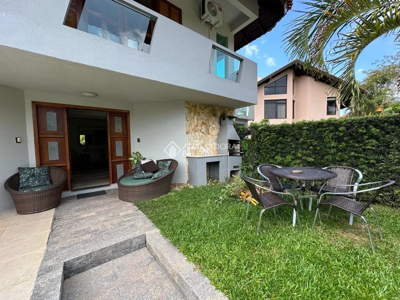 3 quartos e varanda envidraçada: casa de 288 m² — photo 14