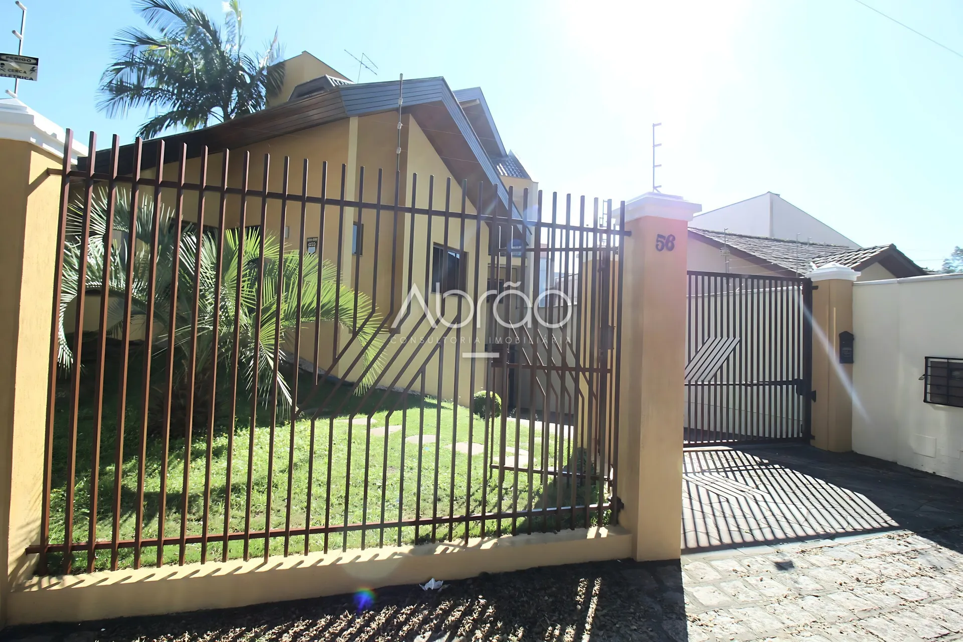 Commercial house with 5 bedrooms and 528 m², integrated kitchen — photo 30