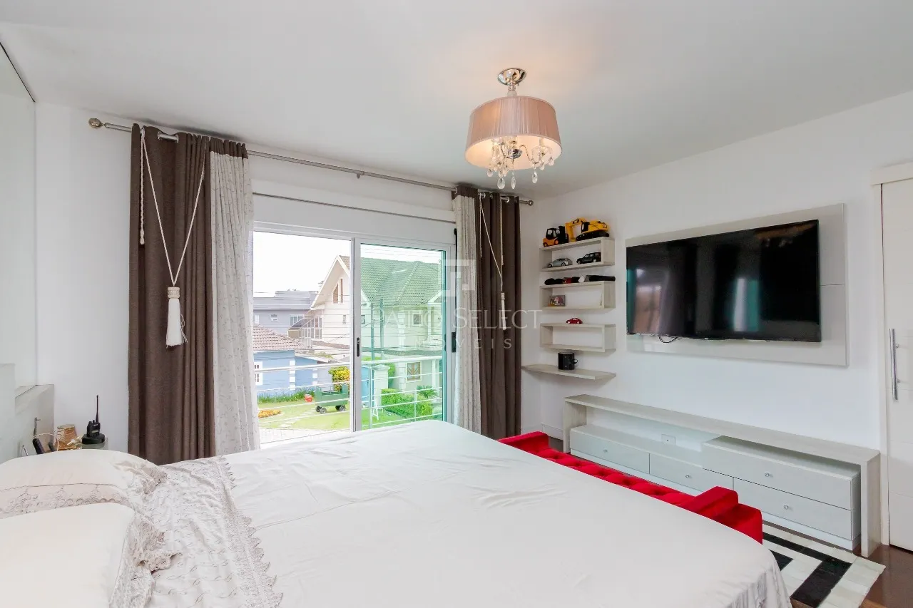 House with 5 bedrooms, 2 en-suites and private garden — photo 47