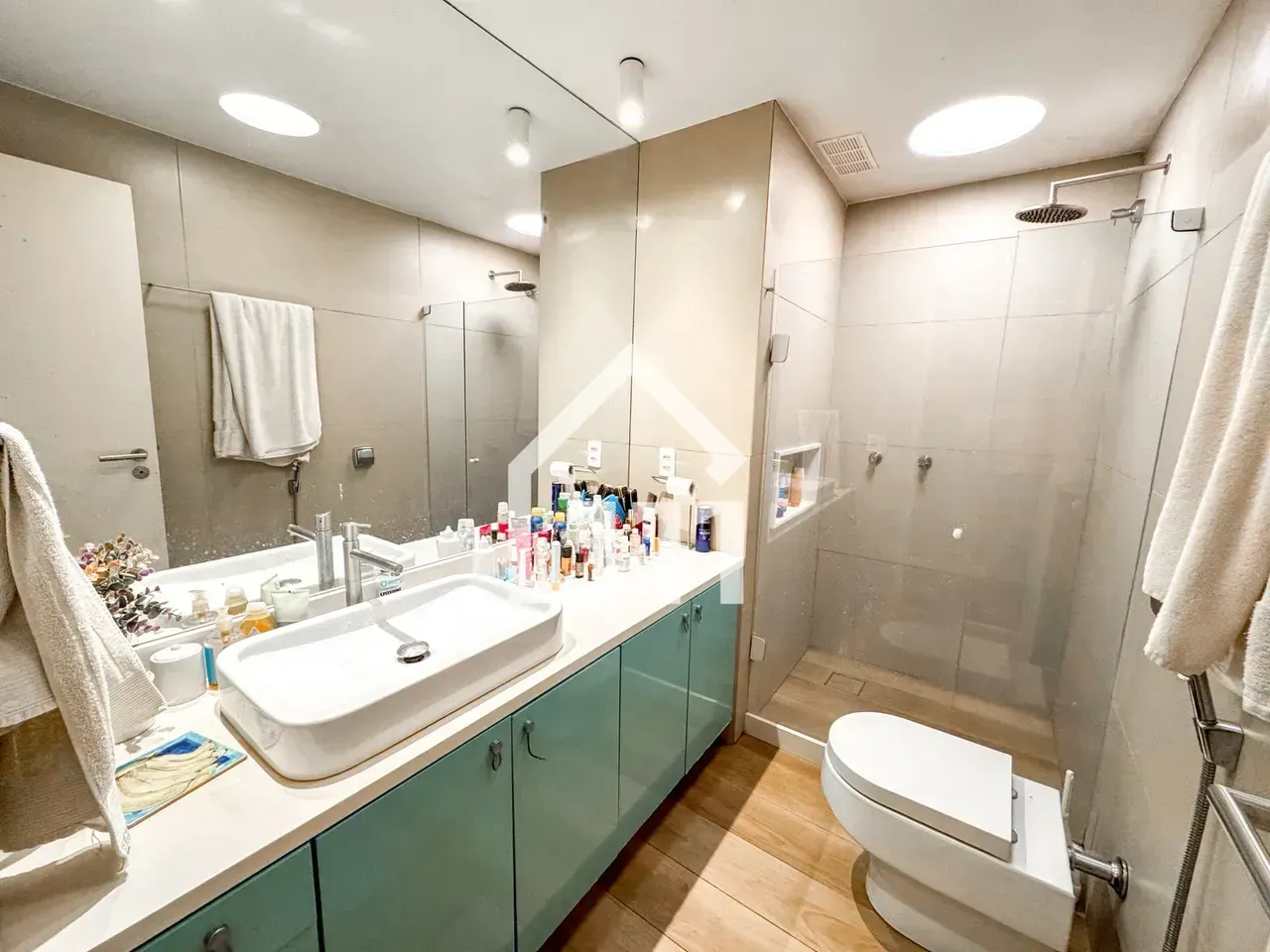 Furnished 3-bedroom apartment with 115 m² — photo 11