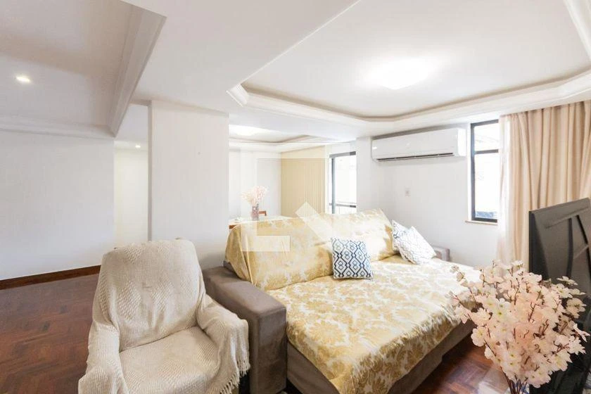 4-bedroom apartment with a mountain view — photo 8