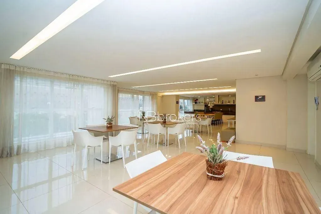 Furnished 2-bedroom apartment with private garden — photo 3