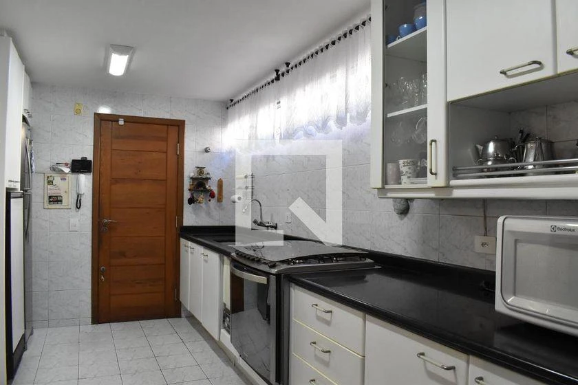 3-bedroom apartment with a home office in Curitiba — photo 2