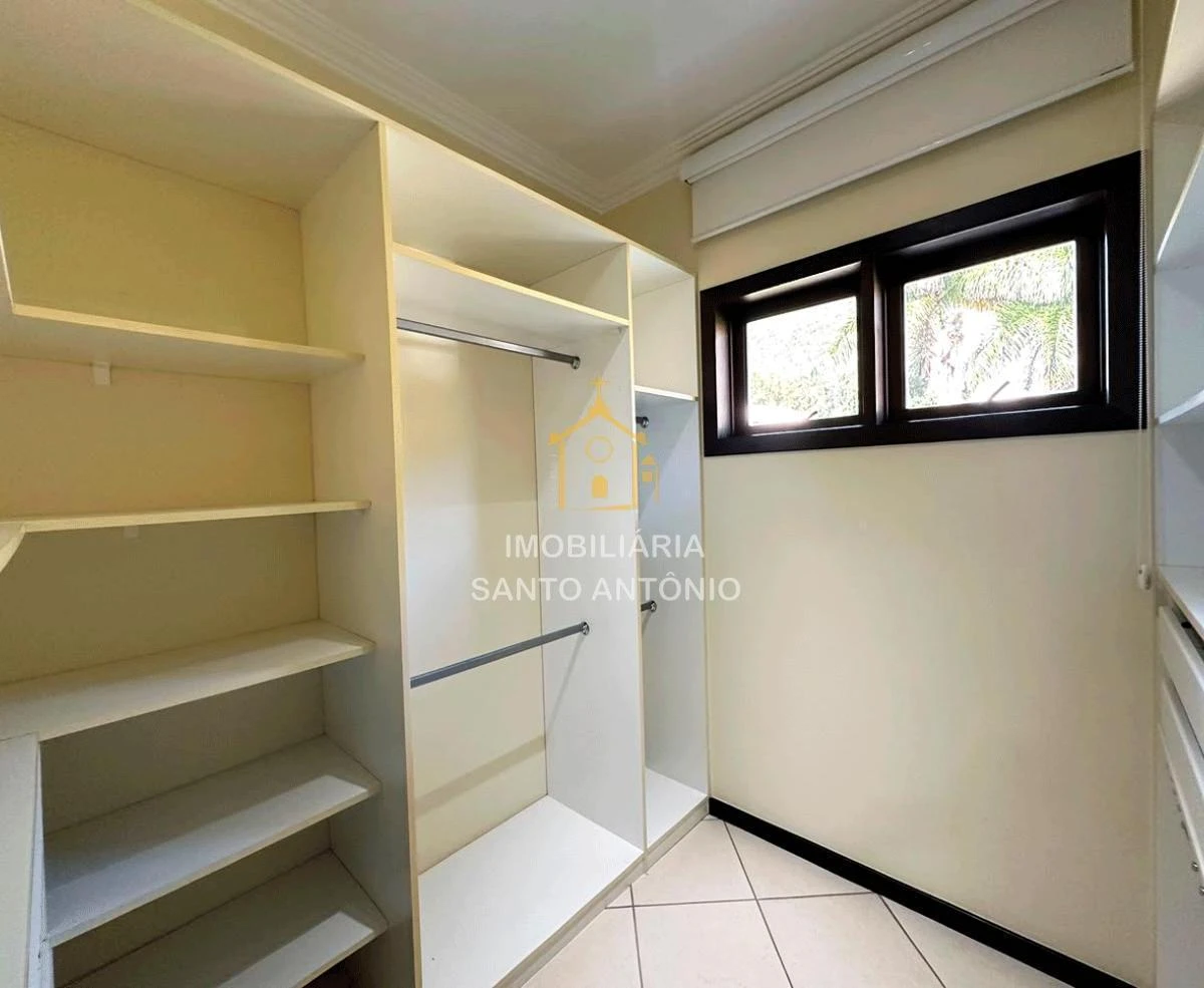 Ванна та 4 спальні: будинок 377 м² — photo 22