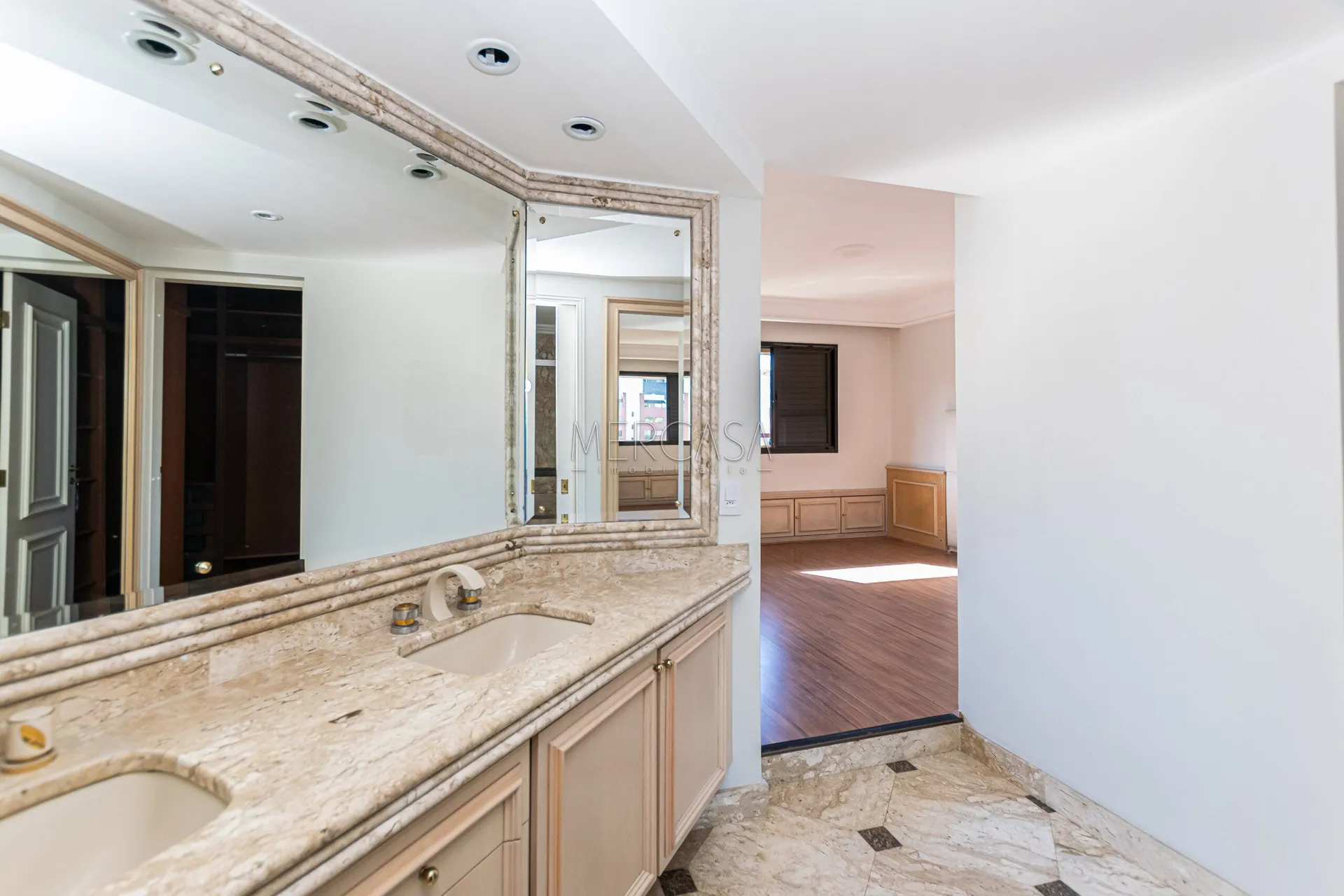 Apartamento com 3 quartos, 5 banheiros e 4 vagas — photo 43