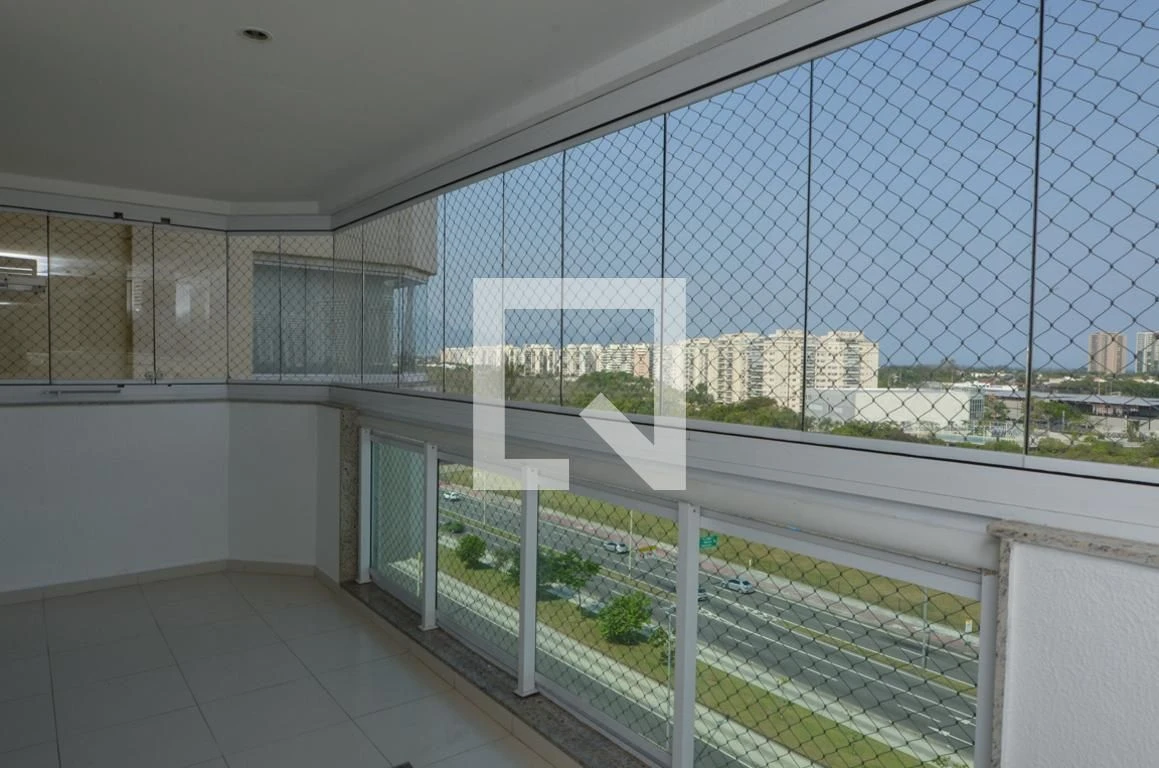 Квартира 80 м² із заскленим балконом та робочим місцем — photo 13