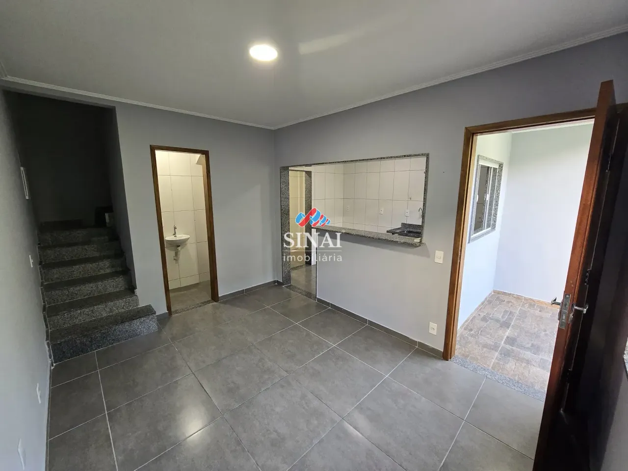 2-bedroom unfurnished apartment with a balcony