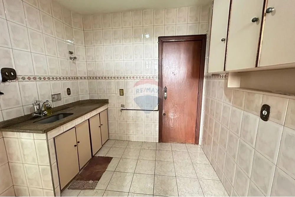 2-bedroom apartment with a separate kitchen — photo 3