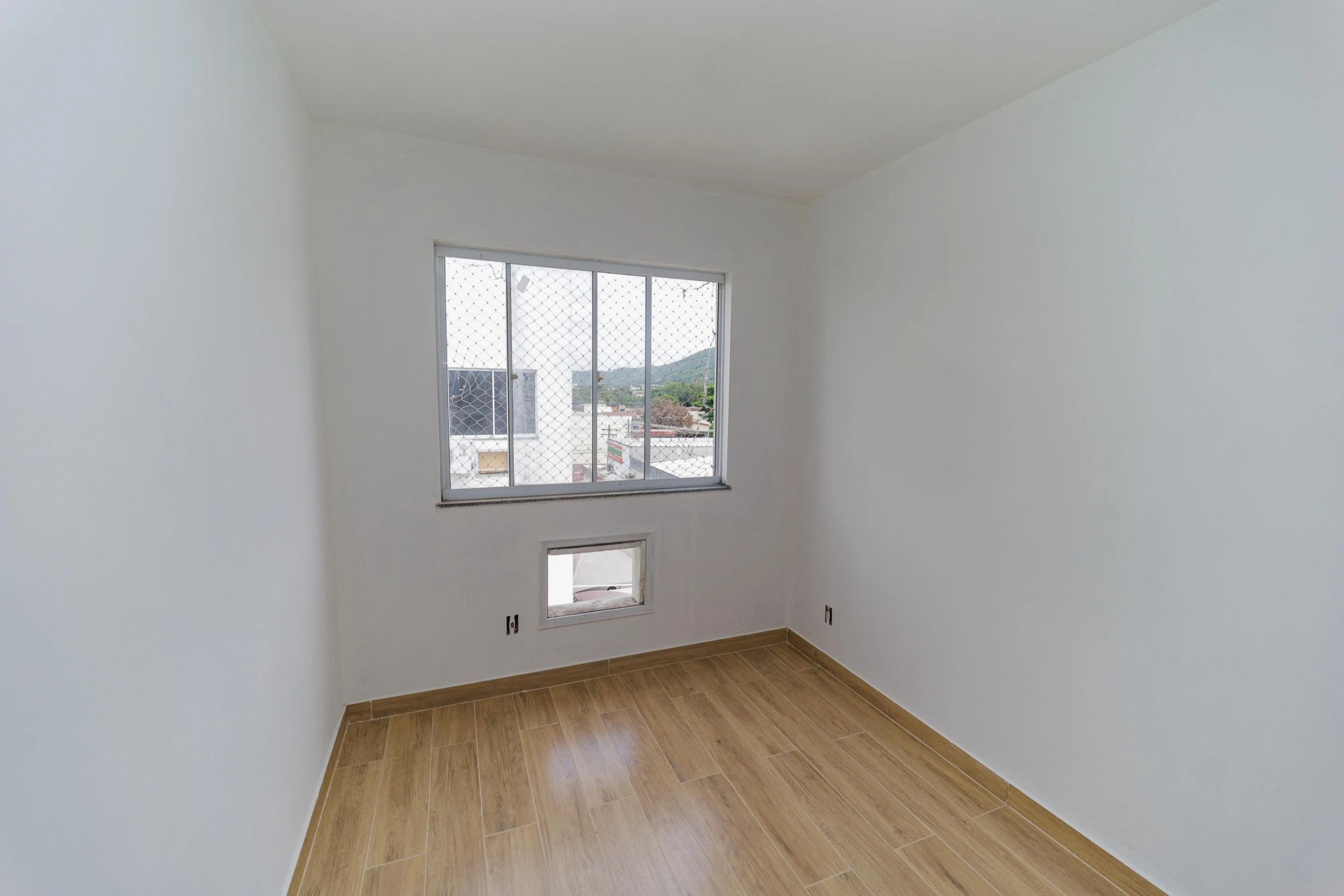 Apartment, 53 m², with wood or laminate floors — photo 13