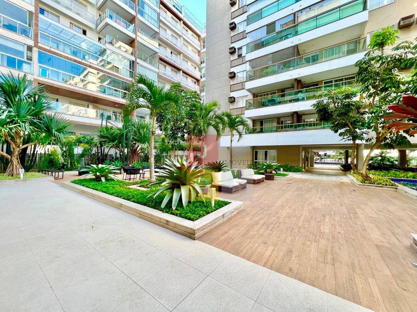 2-bedroom apartment with 2 bathrooms, 72 m² — photo 47