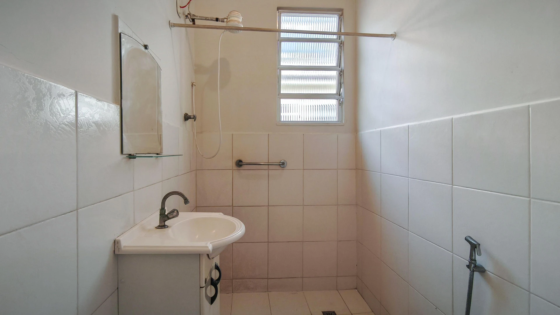 Деревянный пол или ламинат и 1 спальня: квартира 40 м² — photo 24
