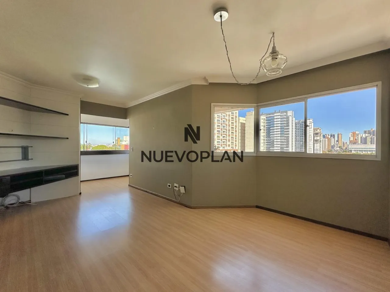 3-bedroom apartment with 1 suite, 2 bathrooms and parking — photo 2