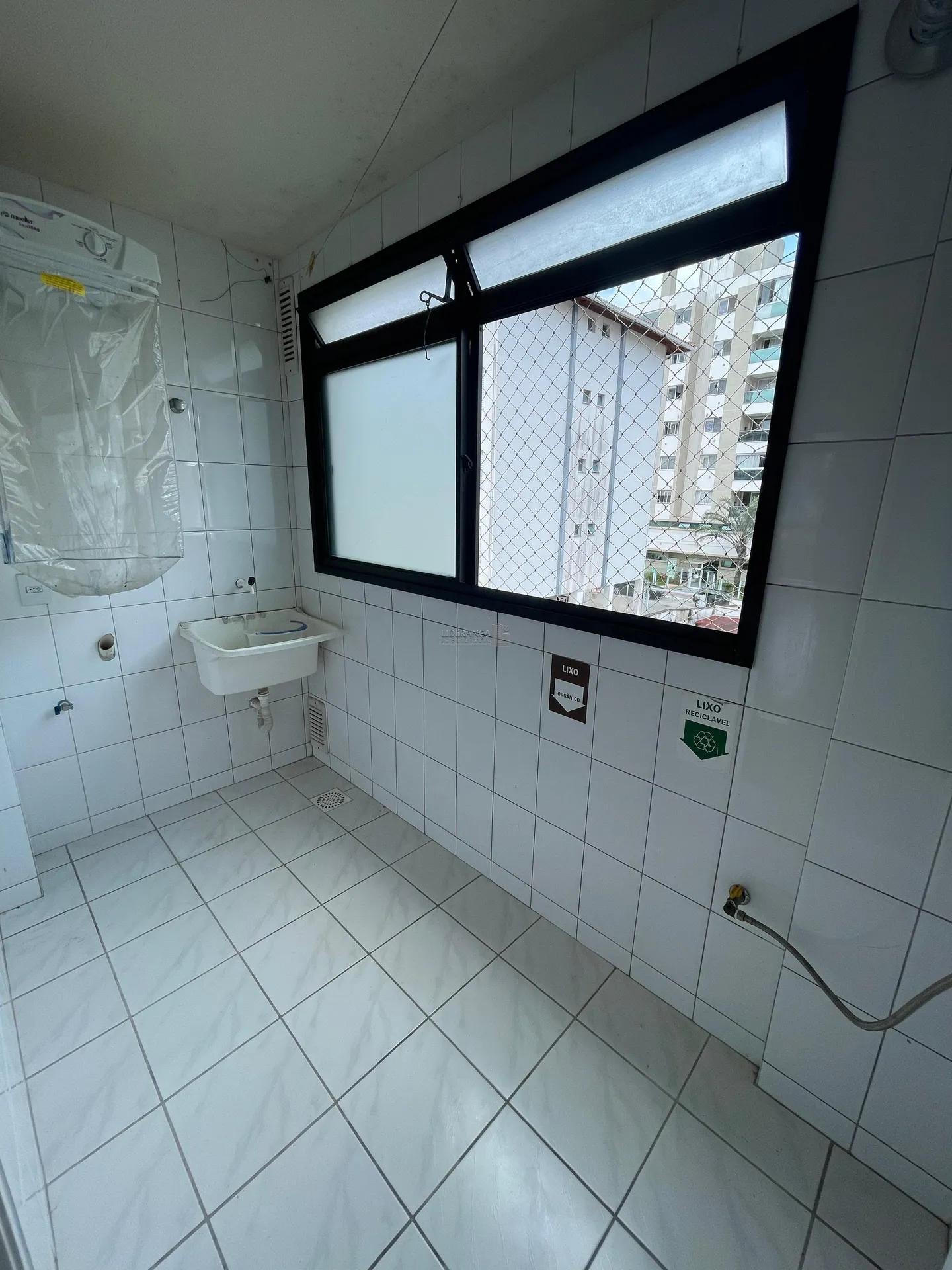 Квартира с 3 спальнями и 1 спальней с ванной, 105 м² — photo 8