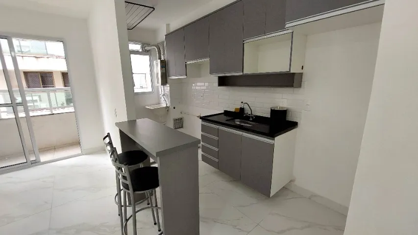 2-bedroom apartment in a building with a gym — photo 3