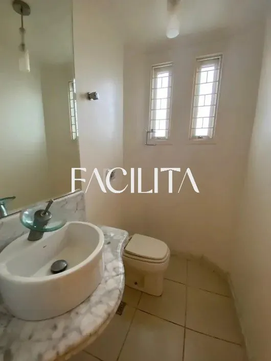 Furnished 164 m² house with 3 bedrooms and private garden — photo 12