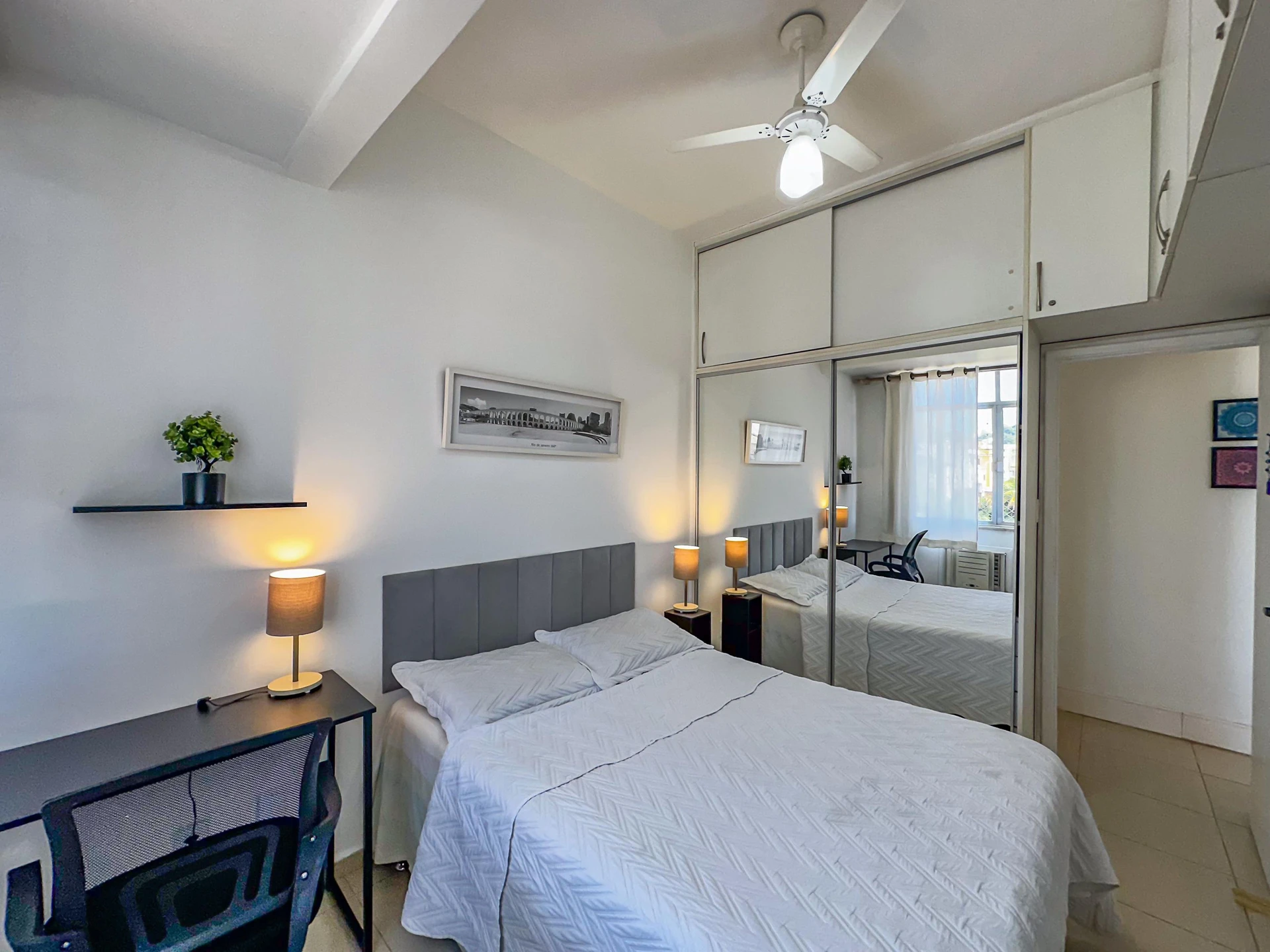 Furnished 1-bedroom apartment with an open kitchen — photo 35