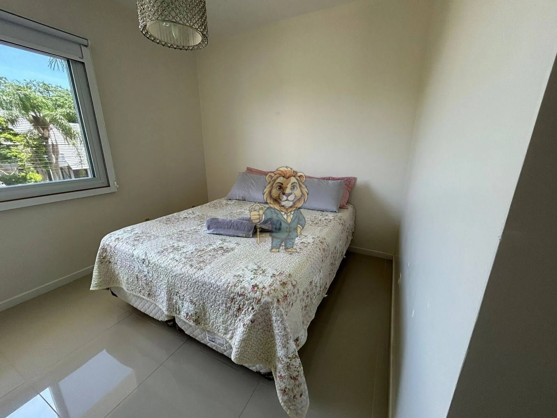 Casa mobiliada, 258 m², com espaço de home office