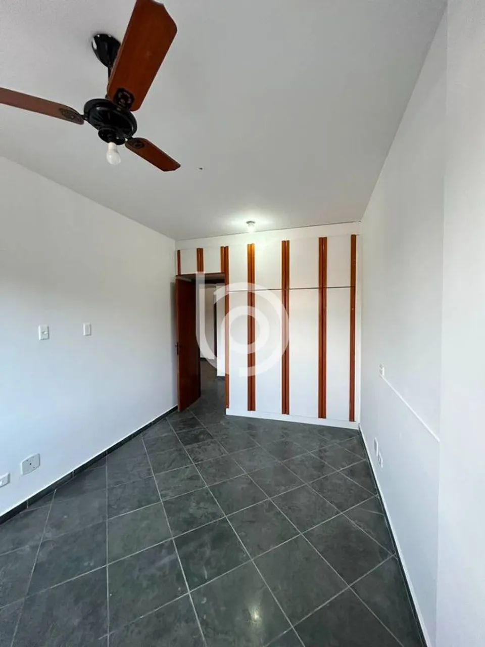 1-bedroom apartment with balcony and 5 parking spaces — photo 6