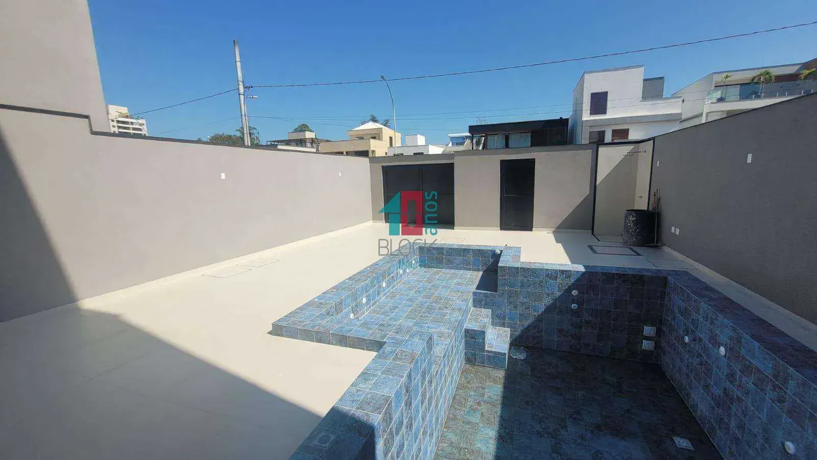 Casa de condomínio com 6 suítes e 9 banheiros — photo 35