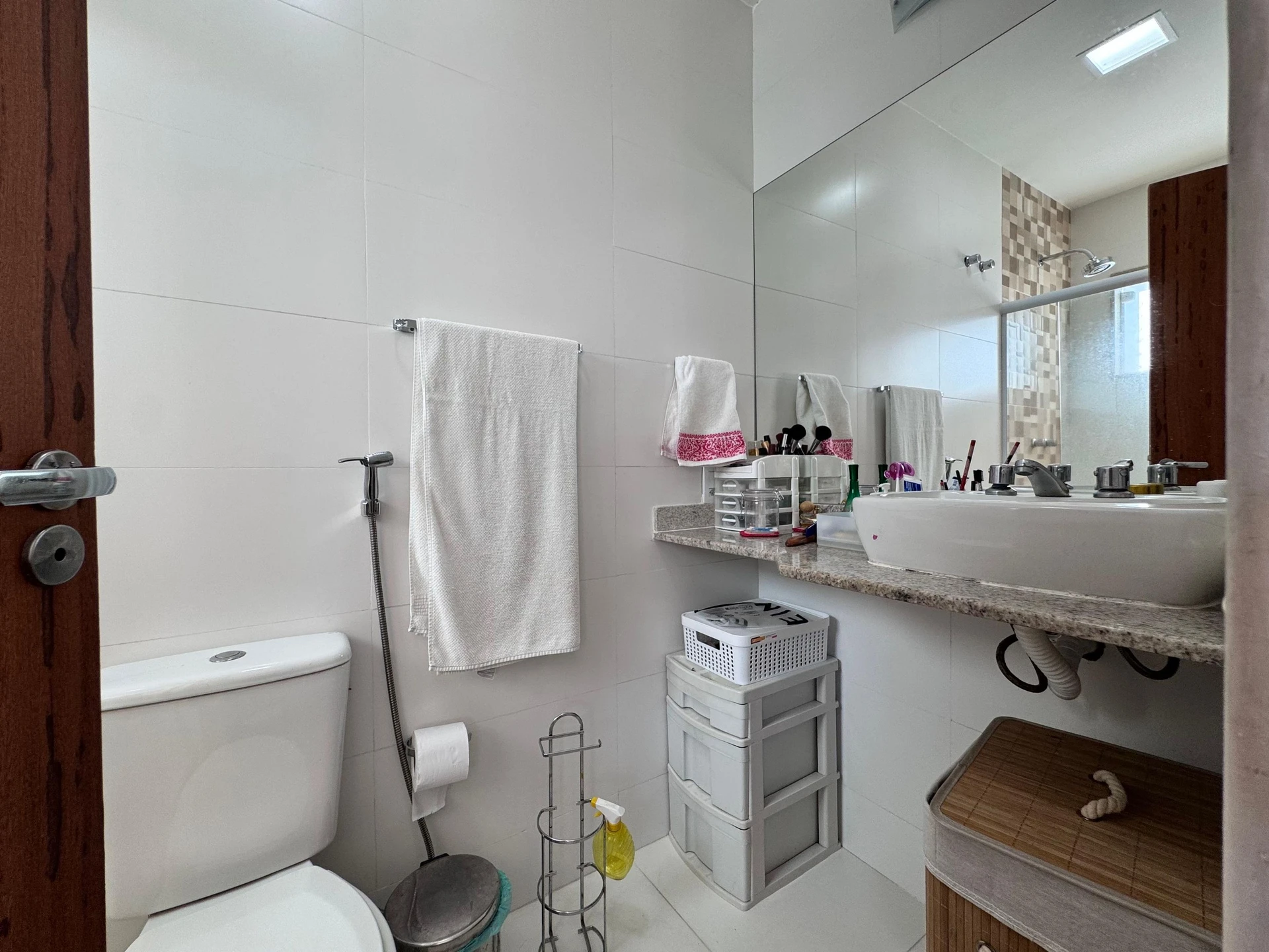 Furnished house with 4 en-suites and 6 bathrooms — photo 14
