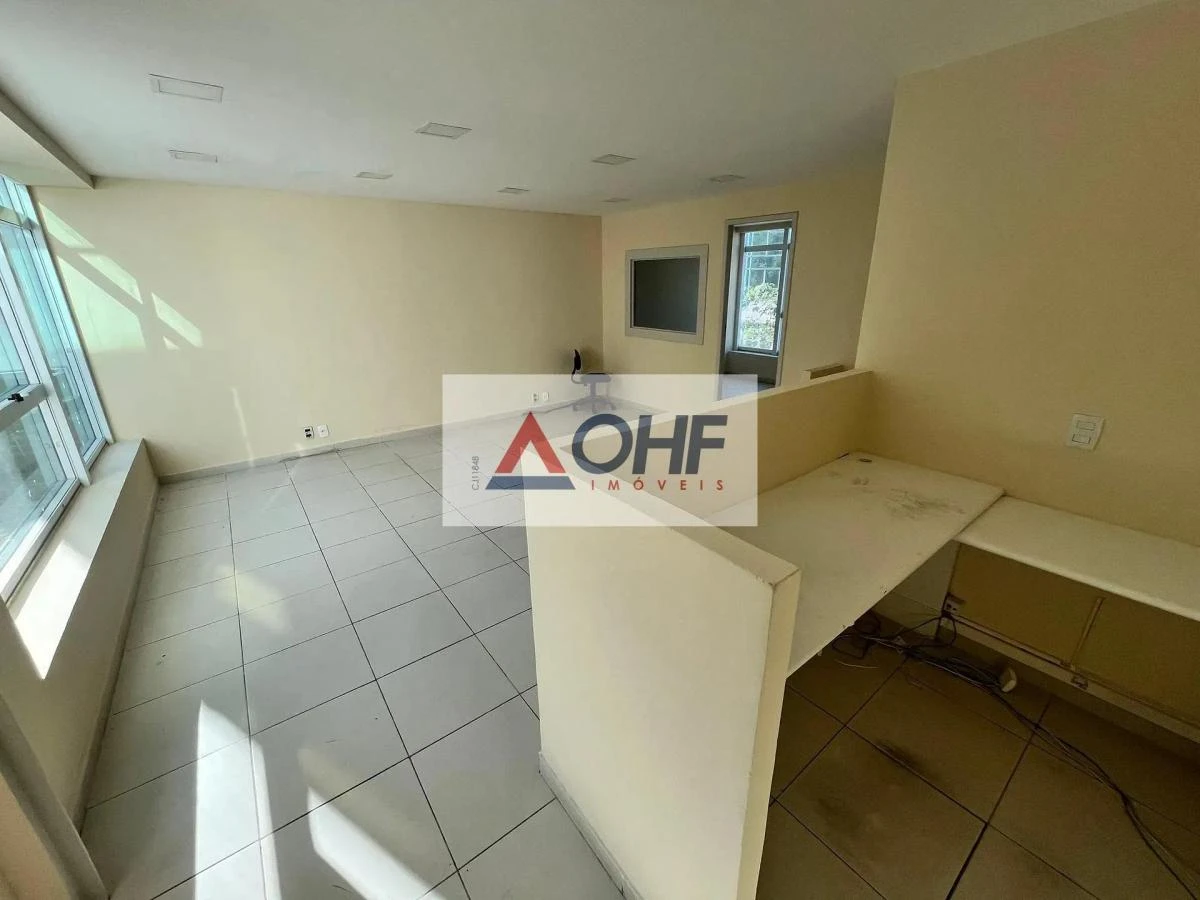 1-bedroom apartment with 300 m² and 6 parking spaces — photo 25