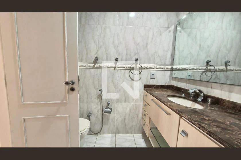 Apartamento com 3 suítes, varanda e 193 m² — photo 15