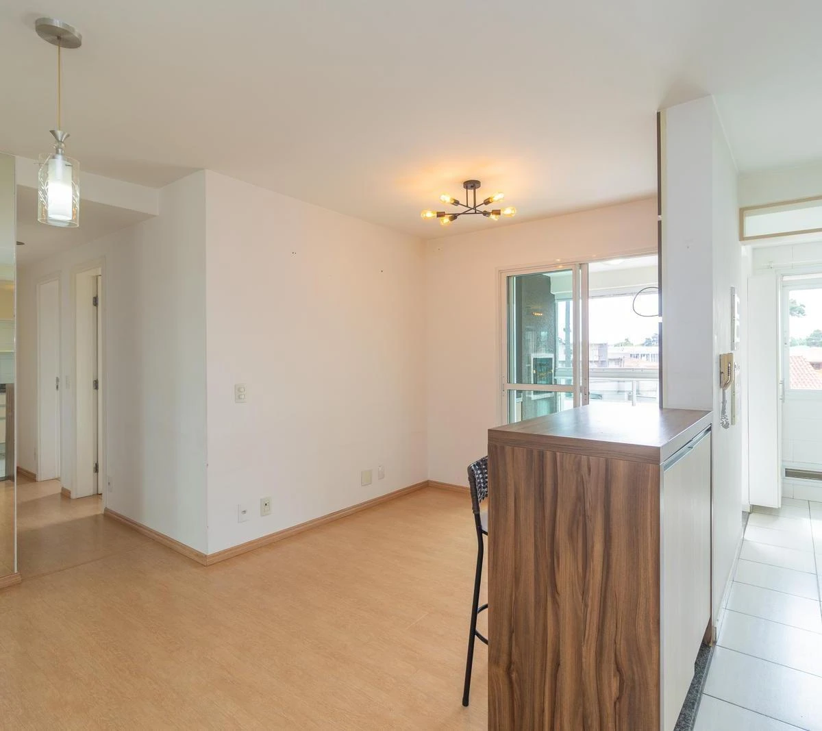 3-bedroom apartment with a grill on the balcony — photo 5