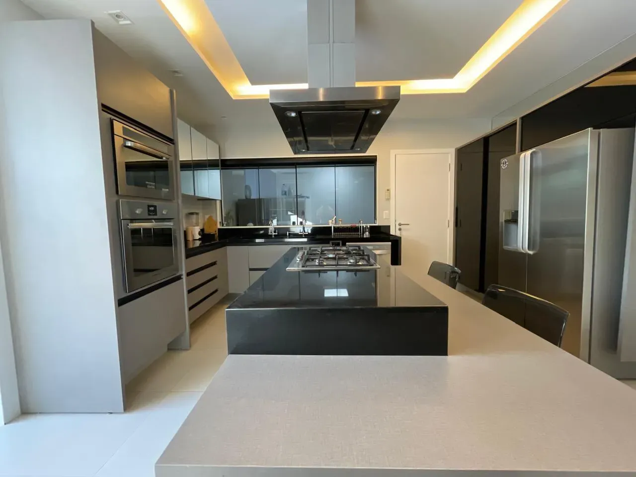 760 m² house with a private pool and a jacuzzi — photo 7