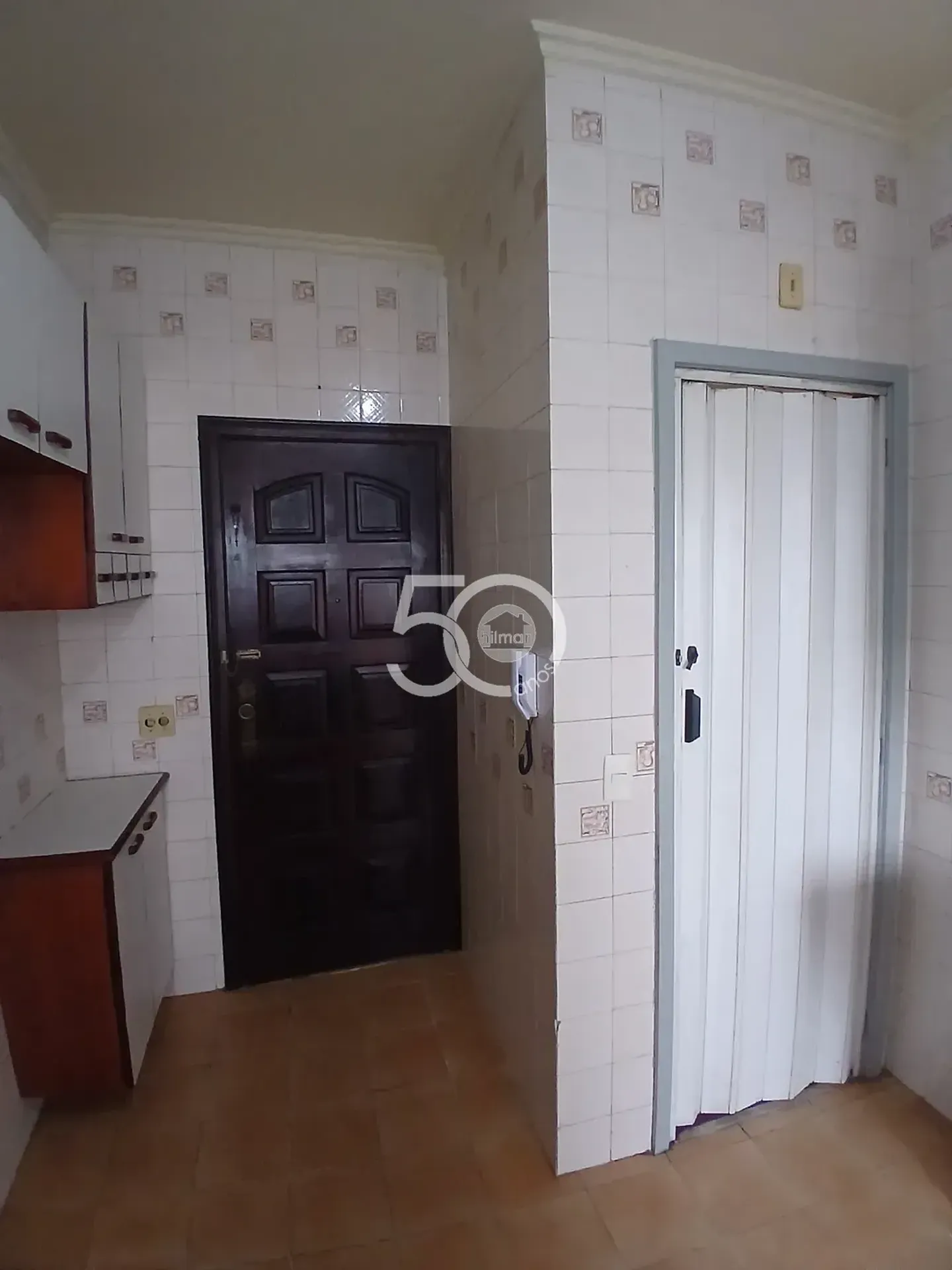 Apartamento sem mobília com 2 quartos e varanda — photo 22
