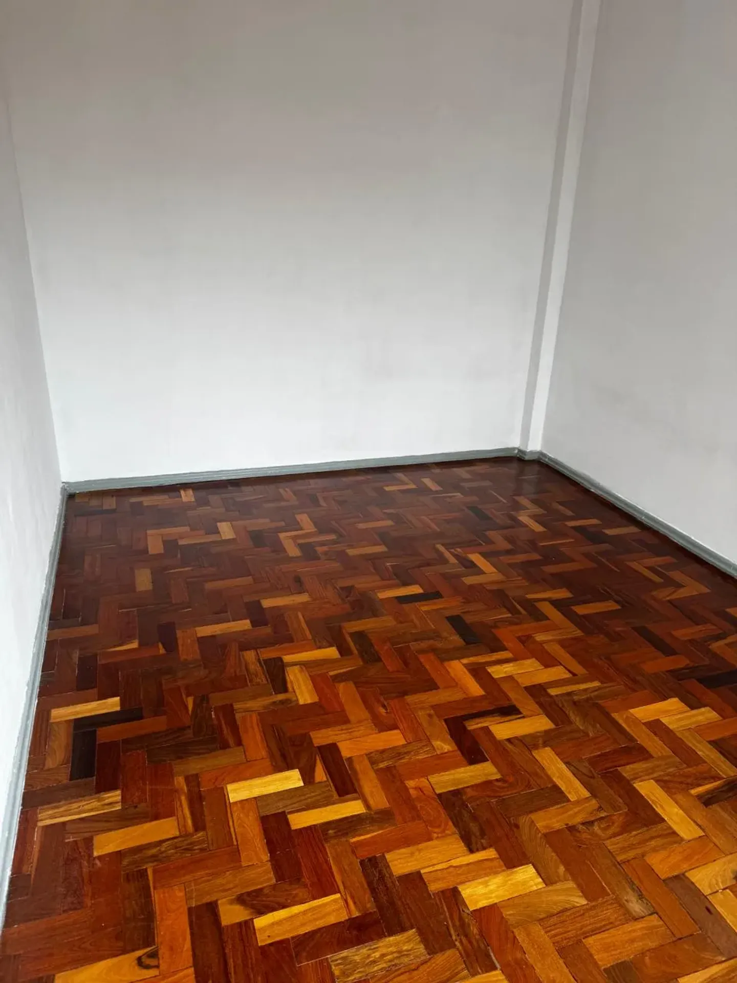 Wood or laminate floors in a 2-bedroom apartment, 65 m² — photo 10