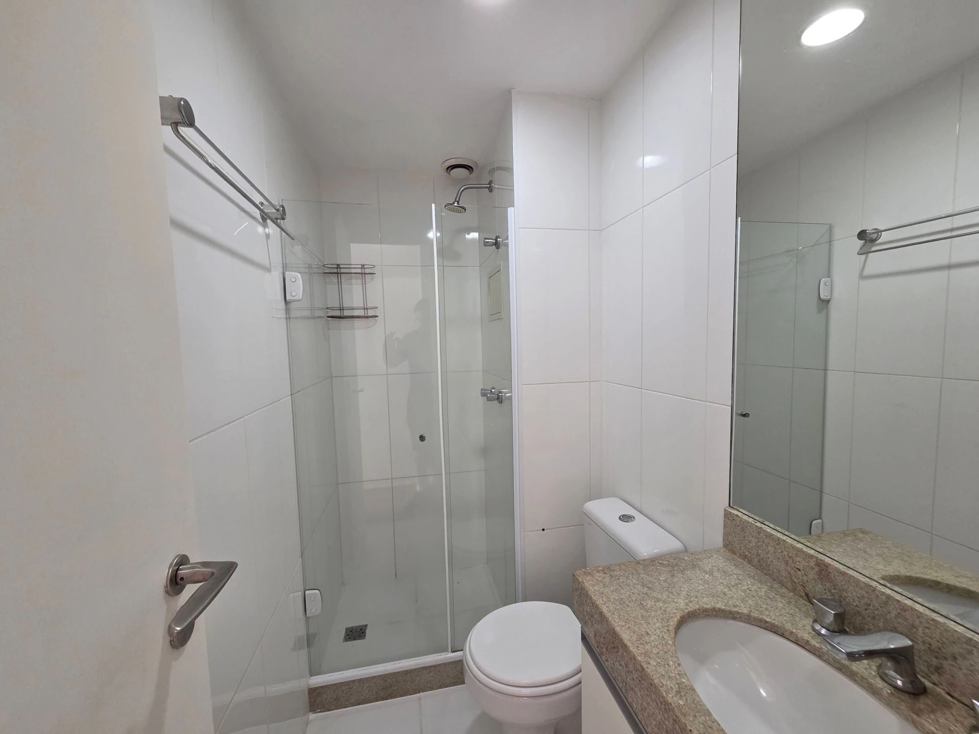 2-bedroom apartment with a mountain view in Rio de Janeiro — photo 18