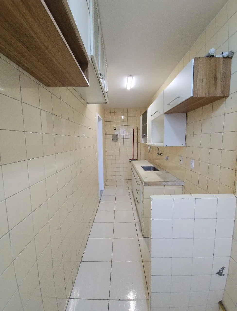 2-bedroom apartment in a building with a gym — photo 6