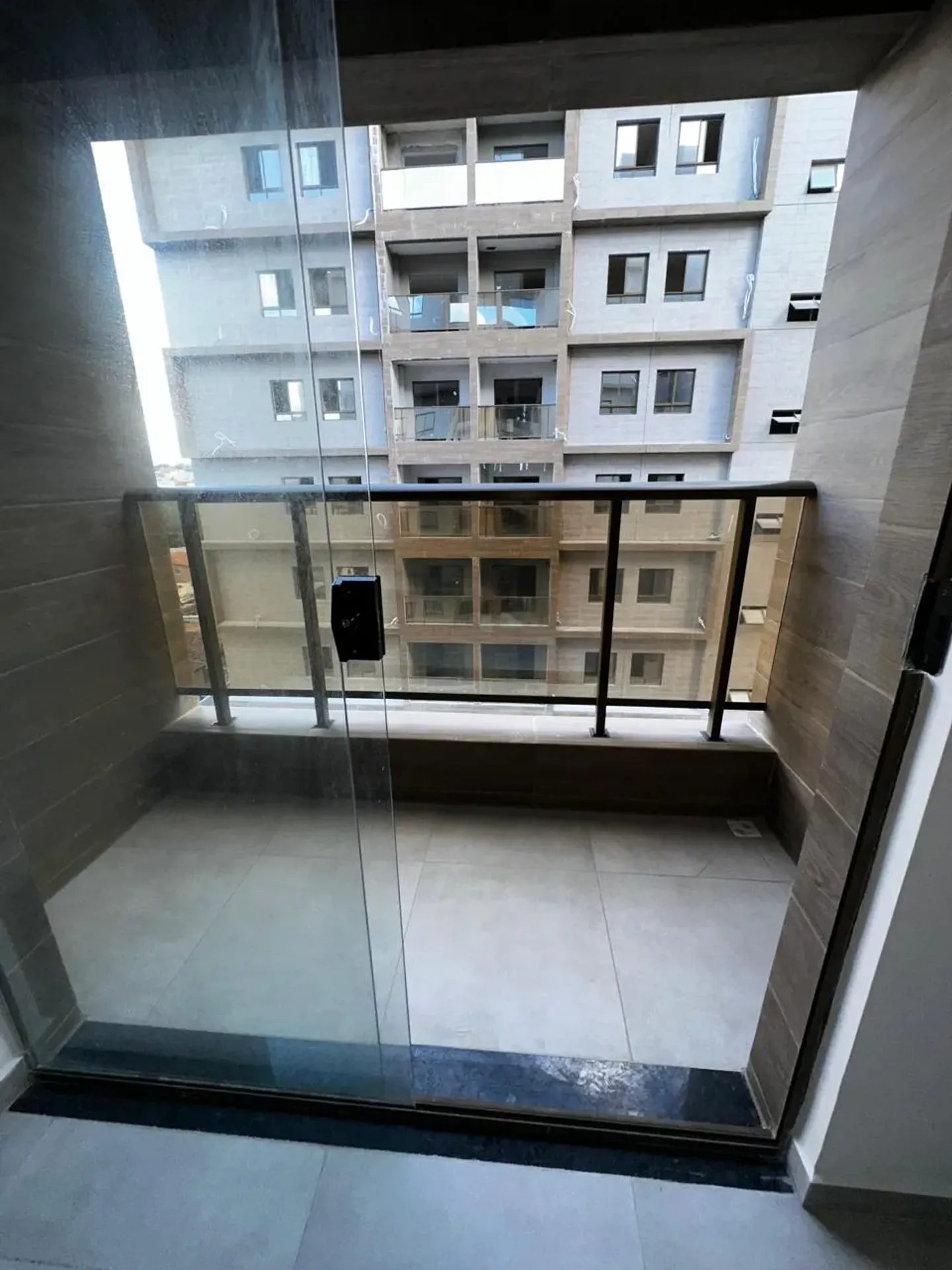 2-bedroom apartment with en-suite and 2 bathrooms — photo 26
