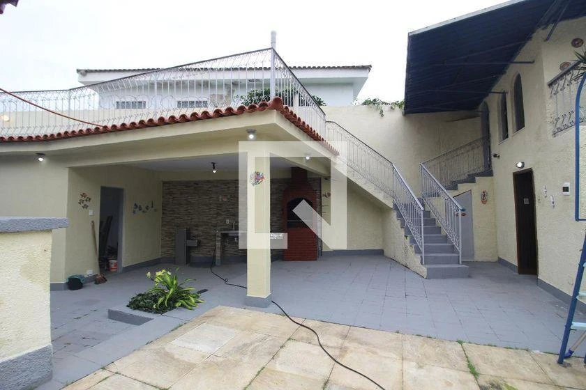 Casa de 3 dormitorios, 1 con baño propio, 545 m² — photo 38
