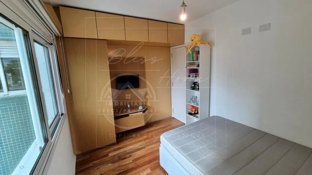 2-bedroom apartment in a building with a gym — photo 4