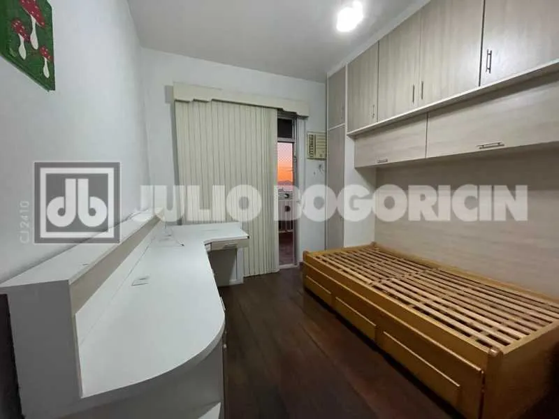 Жилая квартира с 3 спальнями, 3 ванными и застекленным балконом — photo 12