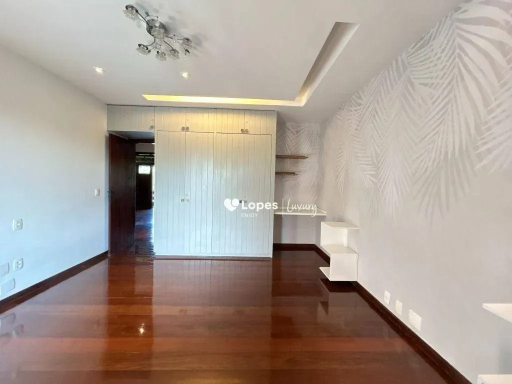 House with 5 en-suite bedrooms and an open gas kitchen — photo 31