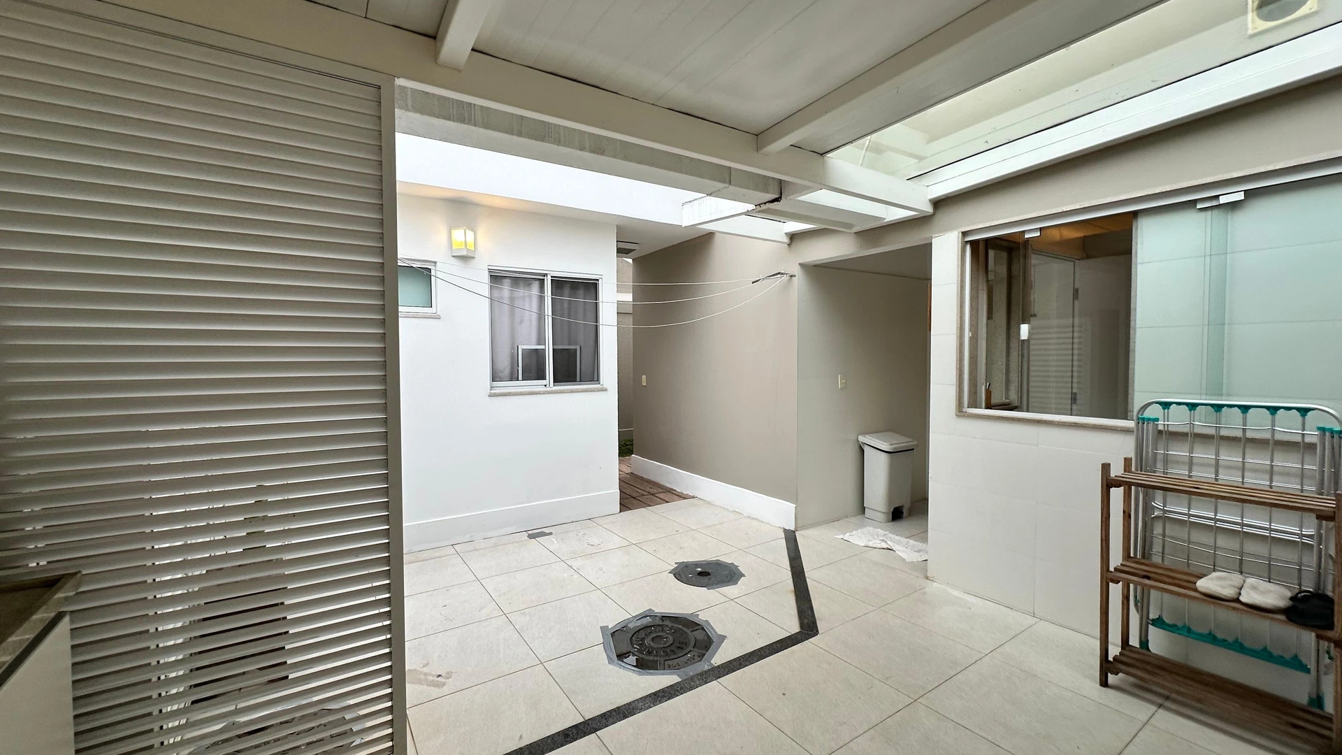 Furnished house, 360 m², with a walk-in closet — photo 59