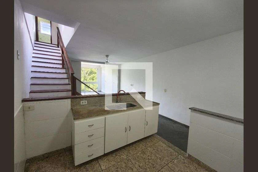 Condominium townhouse with 2 bedrooms and balcony — photo 4