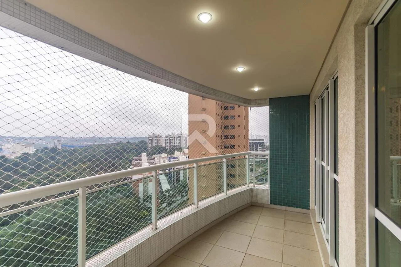 Apartment, 180 m², with floor-to-ceiling windows