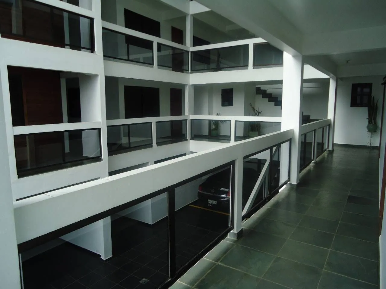 Furnished studio with 1 bedroom, 1 bathroom and parking — photo 20