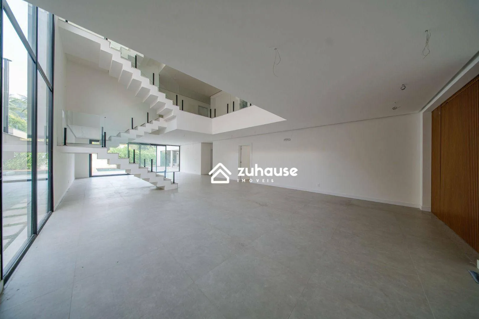 House with 5 bedrooms and an open-plan kitchen — photo 17