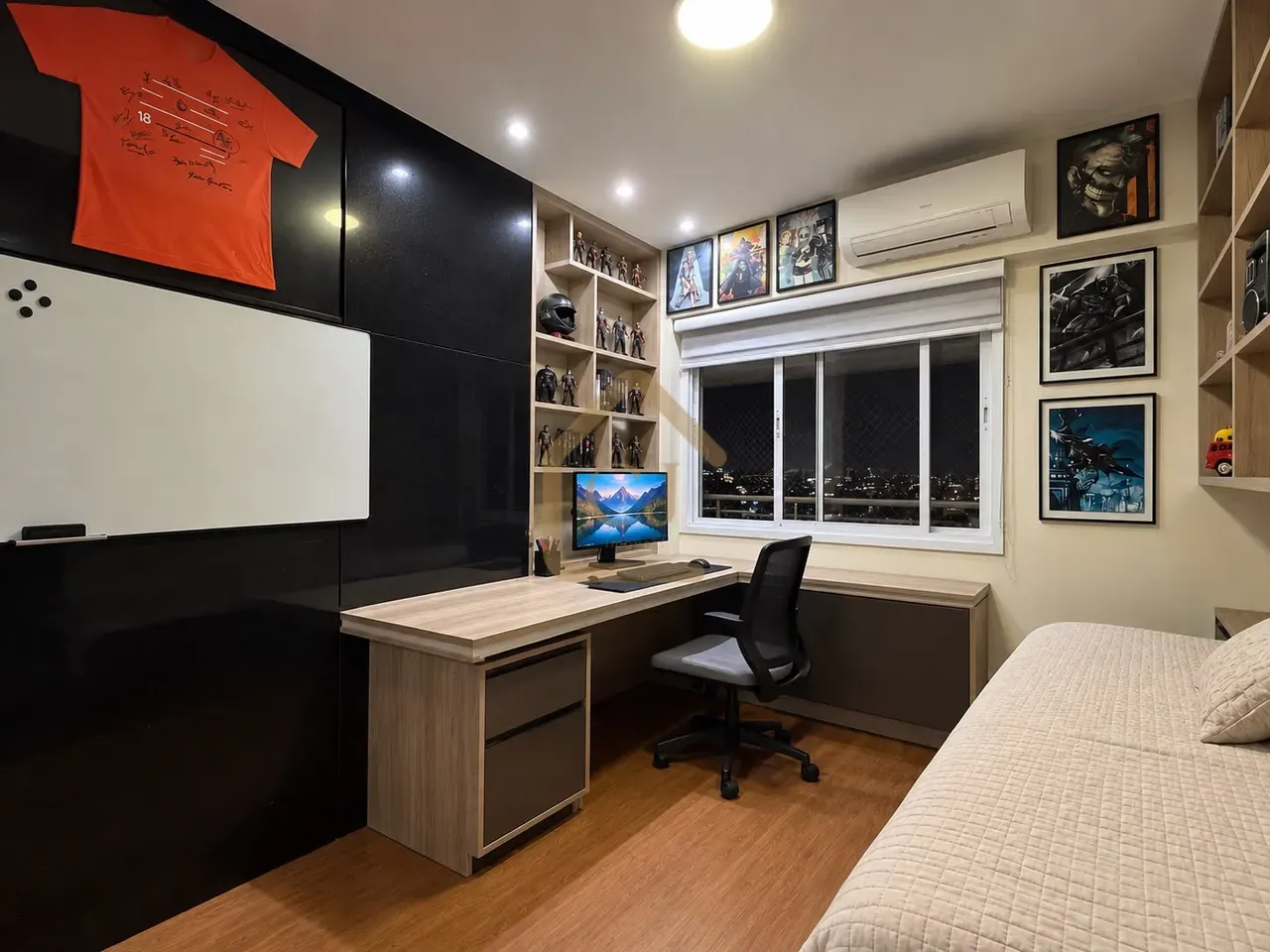4-bedroom apartment in a building with a heated pool — photo 10