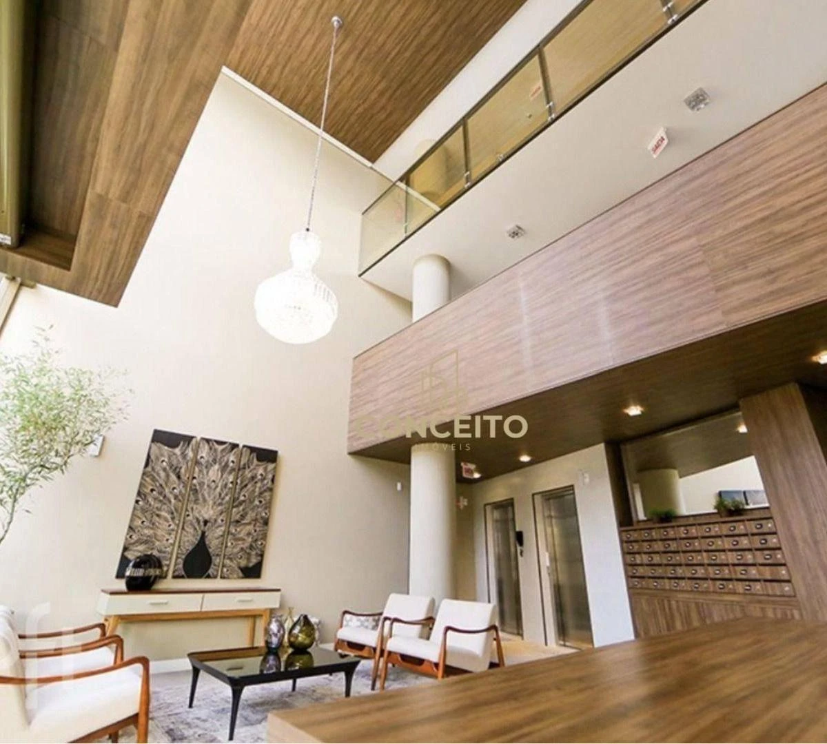 3-bedroom apartment in a building with a pool