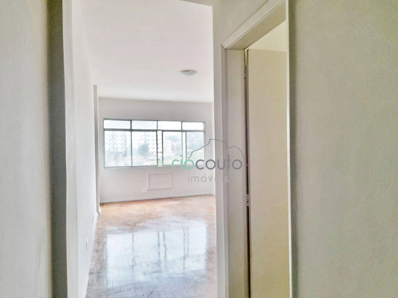 Unfurnished 2-bedroom apartment with 2 bathrooms and parking — photo 15