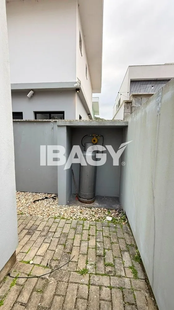 Casa en condominio con 4 dormitorios y cocina abierta — photo 35