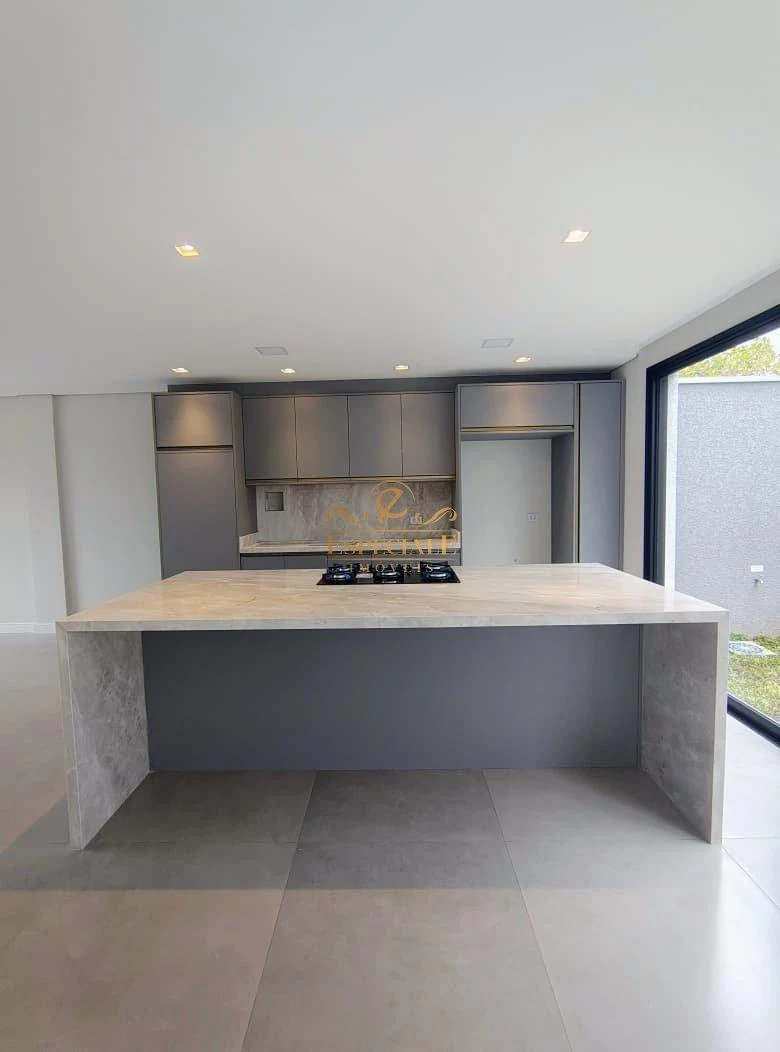 4-bedroom house with floor-to-ceiling windows — photo 4