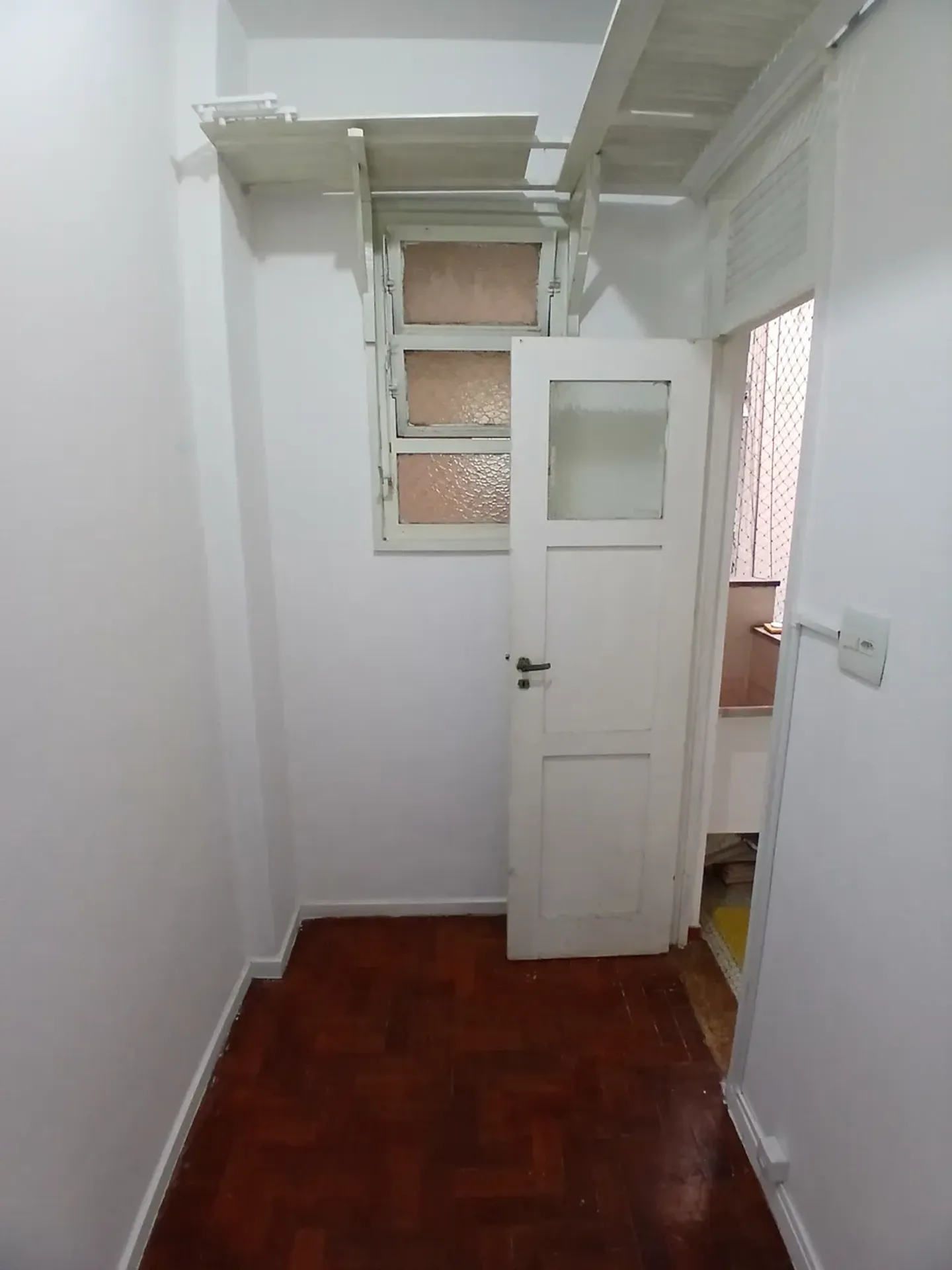 Departamento de 1 dormitorio con piso de madera o laminado — photo 21