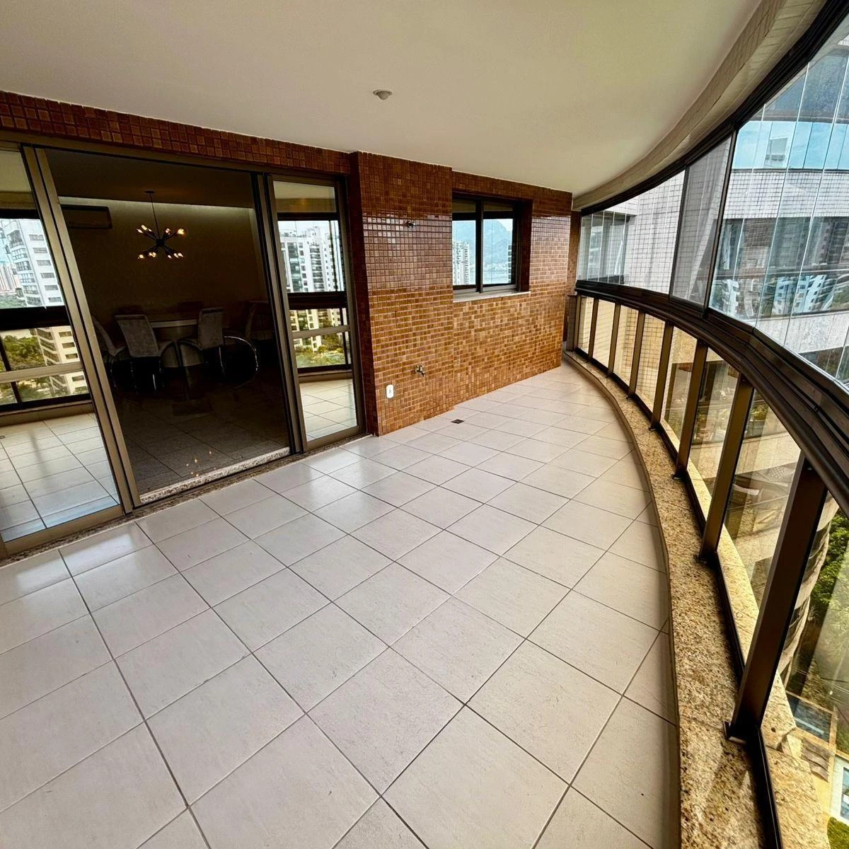 Furnished 150 m² apartment with 2 en-suite bedrooms — photo 19