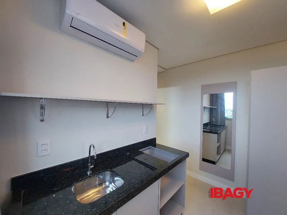 Unfurnished studio with AC and no parking space — photo 9
